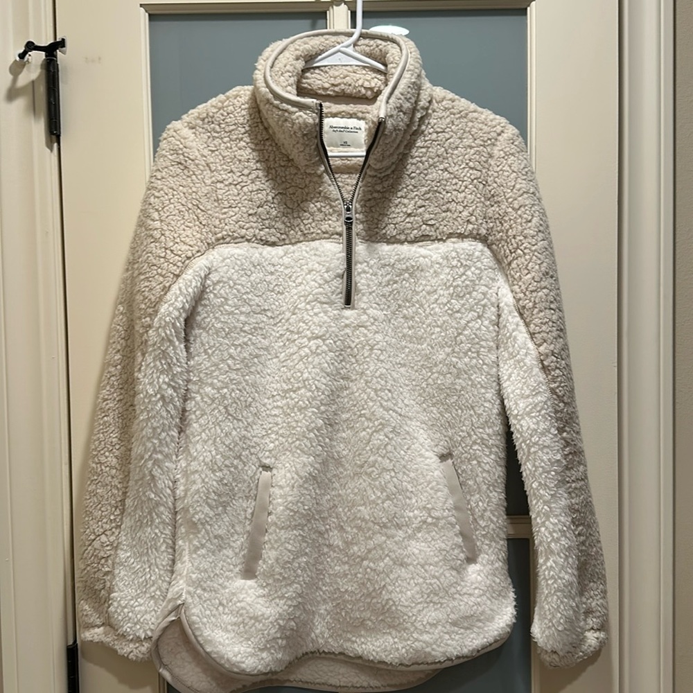 Abercrombie & Fitch Soft A&F Teddy Quarter Zip Pullover Creme and Beige Size XS